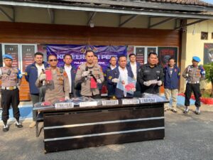 Konferensi Pers Polres Way Kanan Ungkap Kasus Tindak Pidana Curas Ranmor di 5 TKP dan Penyalahgunaan BBM yang Disubsidi Pemerintah